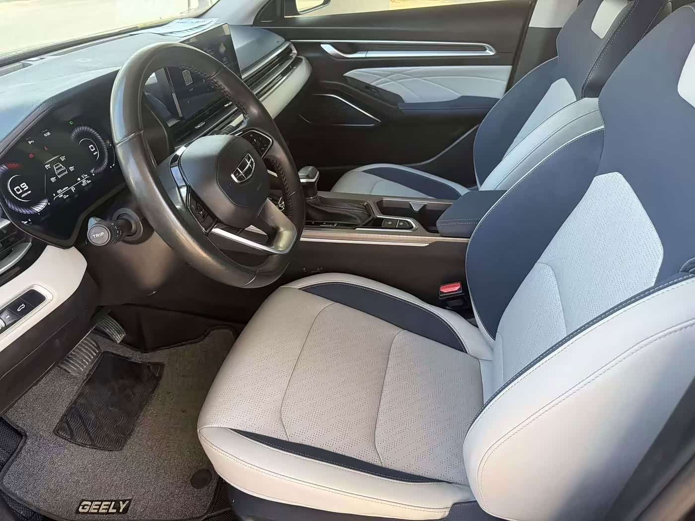 Geely Emgrand 1.5 л 2022 г. Чёрный, пробег 43000 км