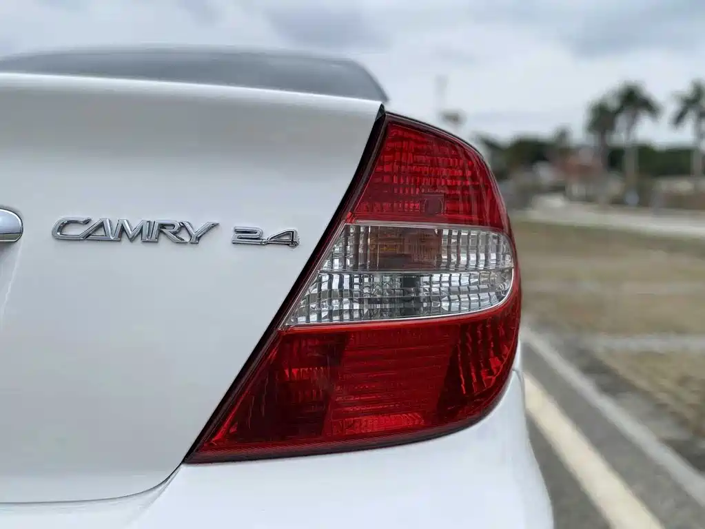 Toyota Camry — миниатюра 13