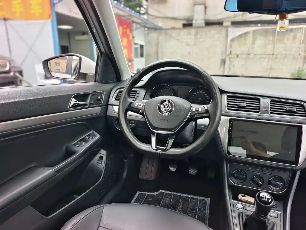 Volkswagen Lavida — миниатюра 7