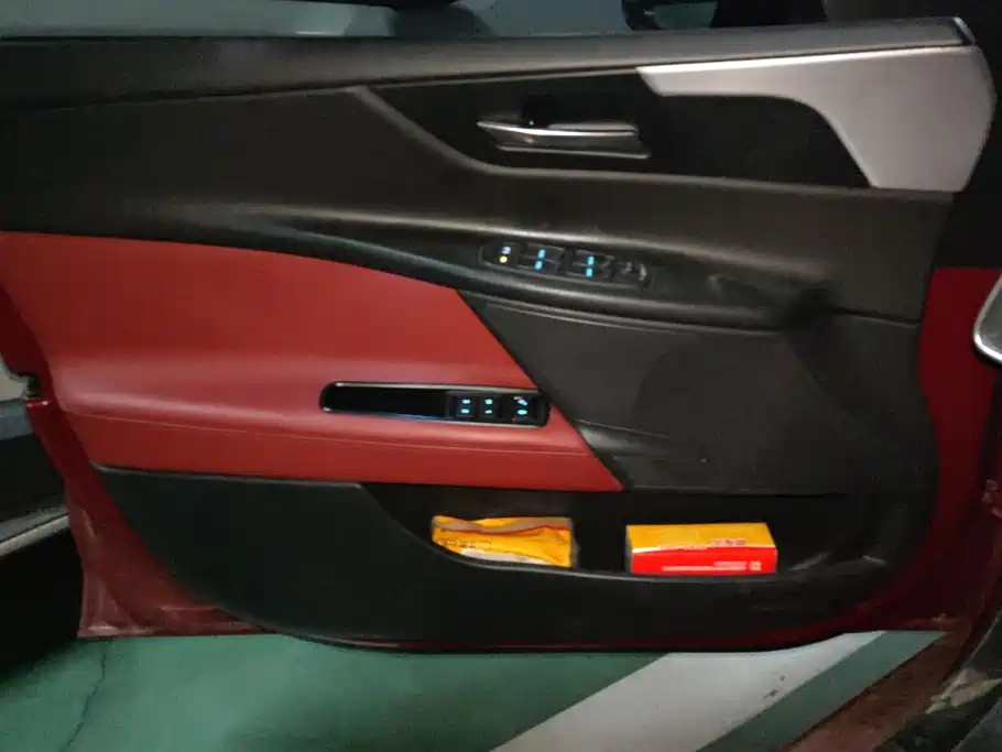 Jaguar XE — миниатюра 7