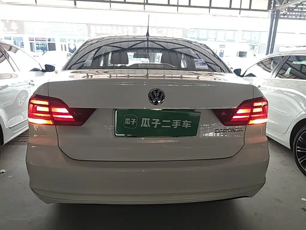 Volkswagen Santana — миниатюра 6
