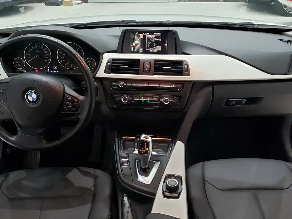 BMW 3 Series — миниатюра 5