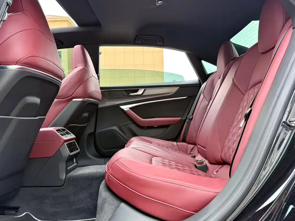 Audi A7L 2024 45 TFSI quattro