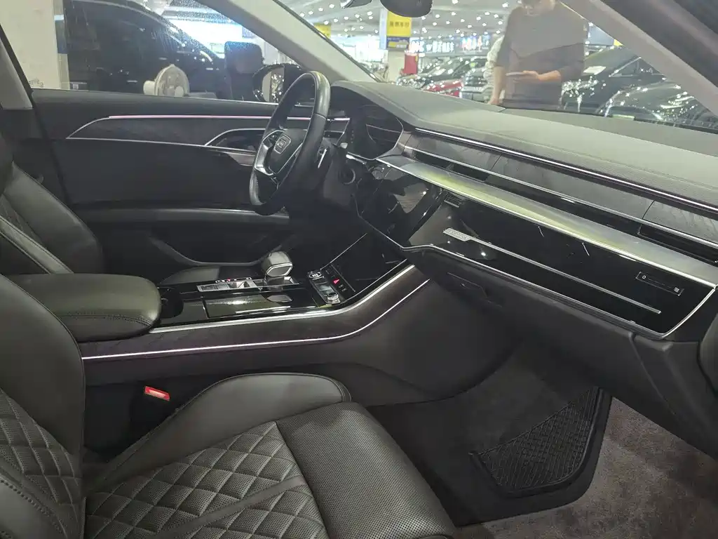 Audi A8 — миниатюра 10