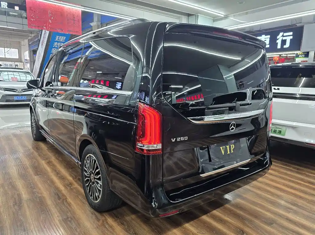 Mercedes-Benz V-Class — миниатюра 3