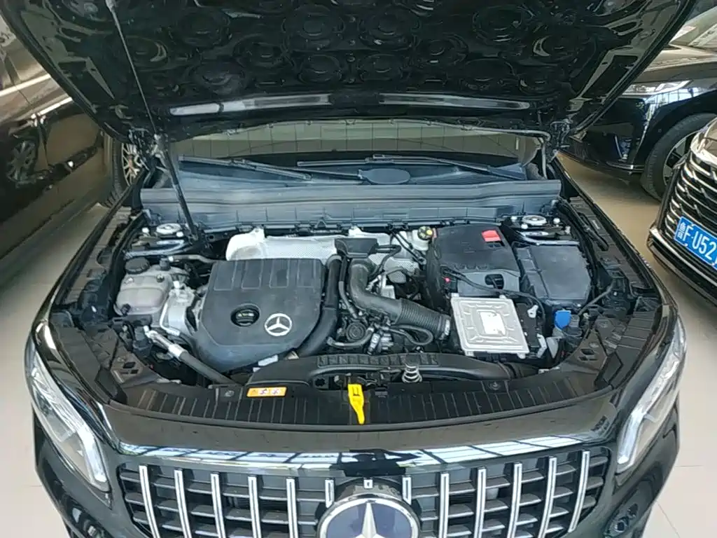 Mercedes-Benz GLB — миниатюра 20