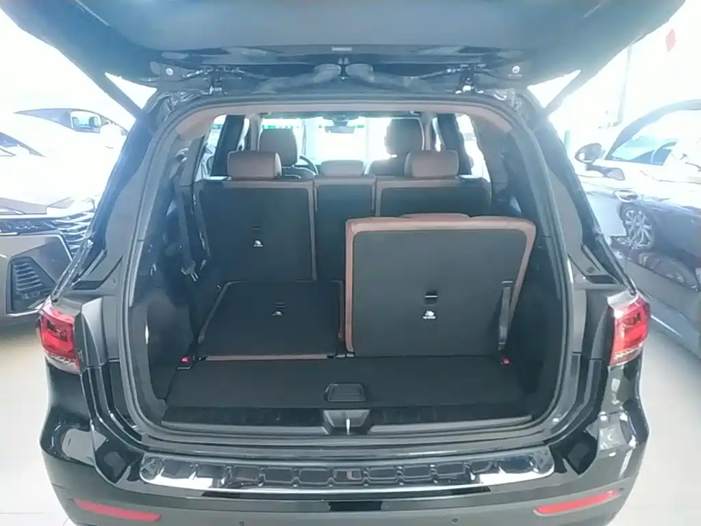 Mercedes-Benz GLB — миниатюра 19