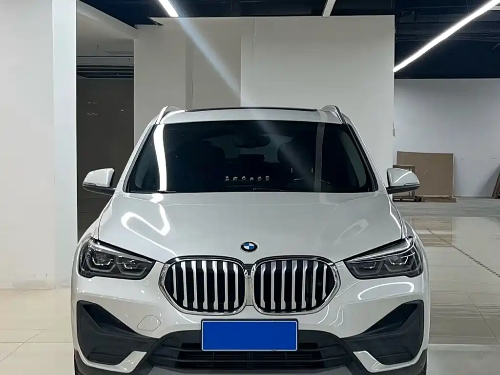 BMW X1 2022 — фото 2