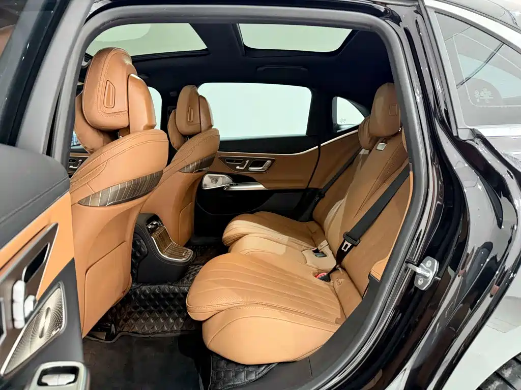 Mercedes-Benz E-Class — миниатюра 19