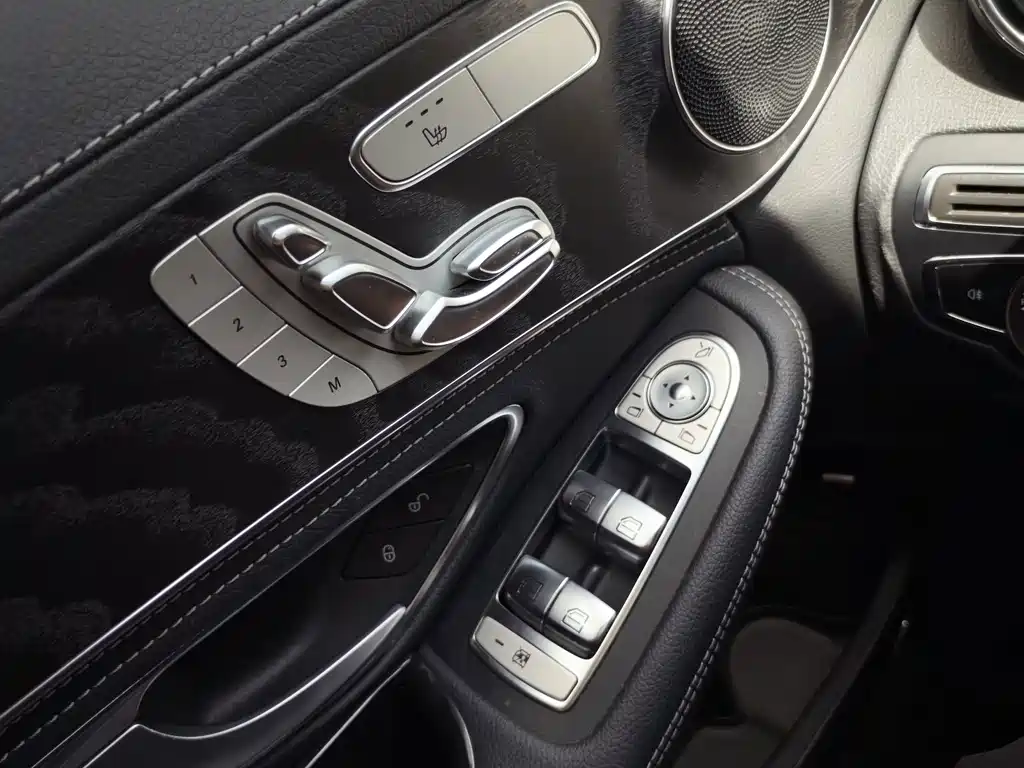 Mercedes-Benz C-Class — миниатюра 9