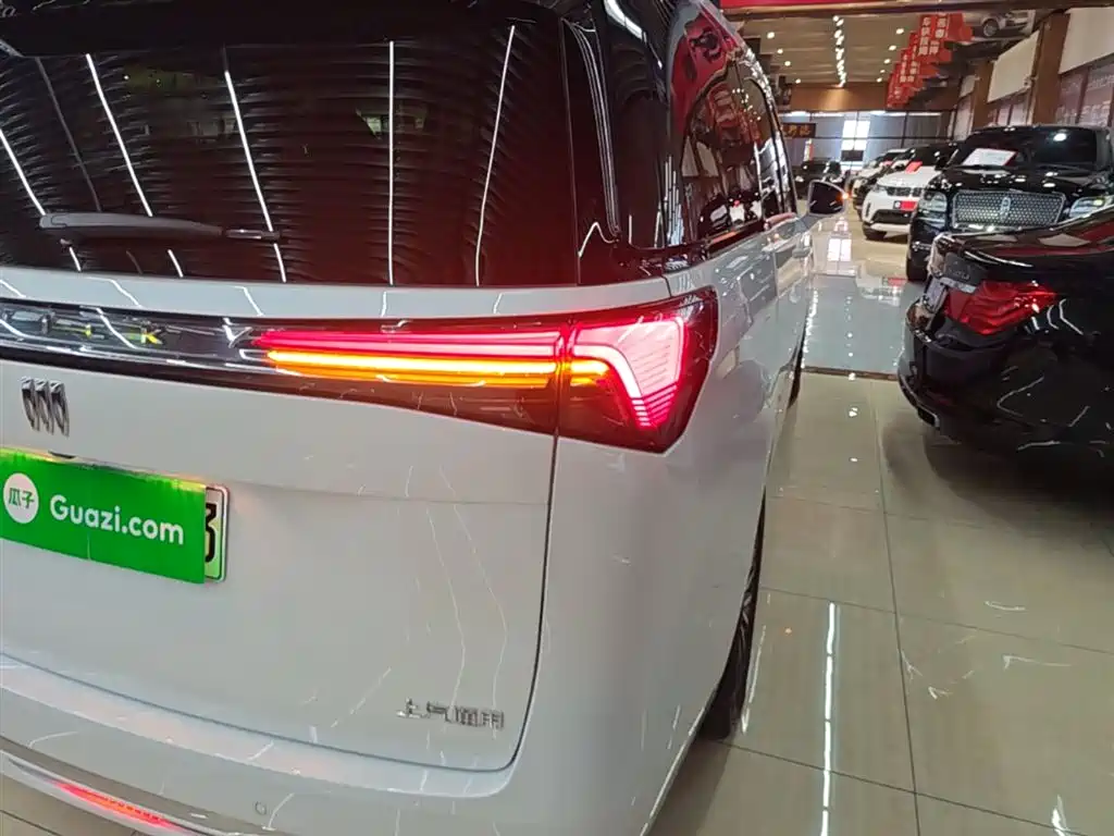 Buick GL8 2025 Smart