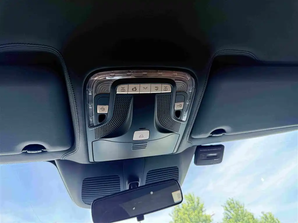 Mercedes-Benz Vito 2024 2.0T Elite 7 мест
