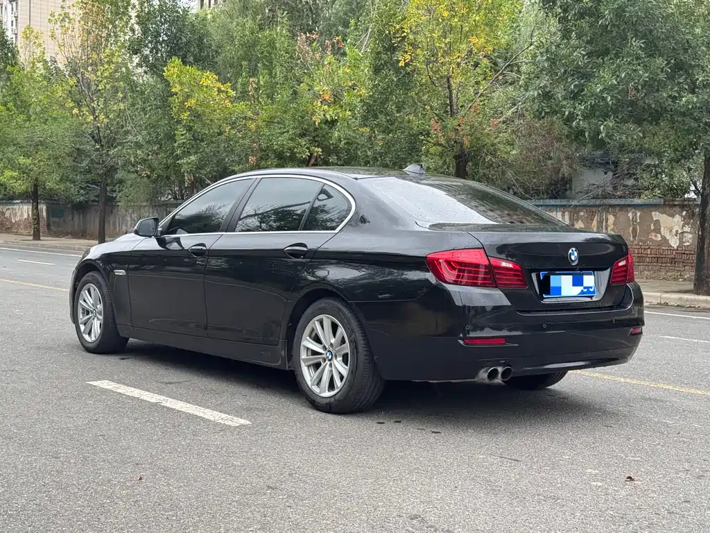 BMW 5 Series — миниатюра 17