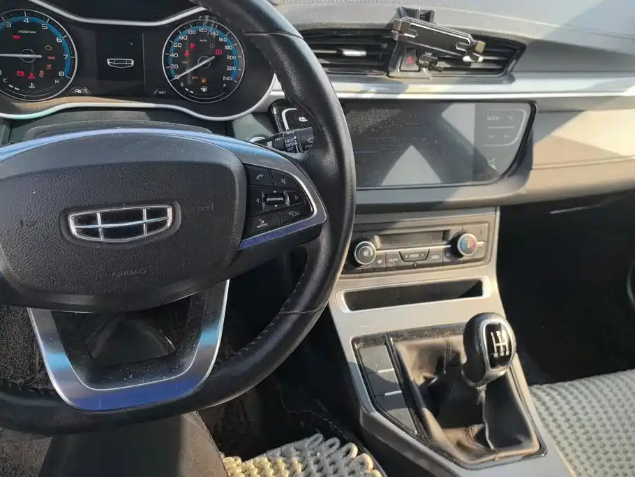 Geely Emgrand — миниатюра 12