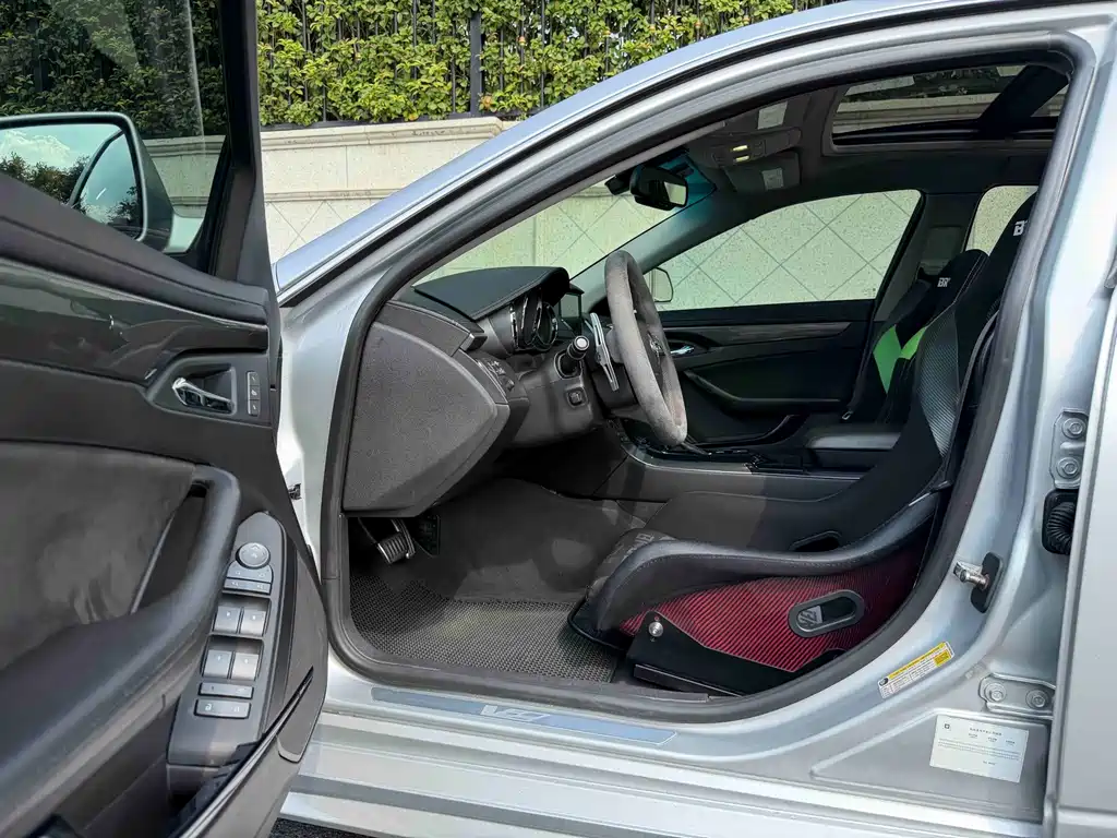 Cadillac CTS — миниатюра 6