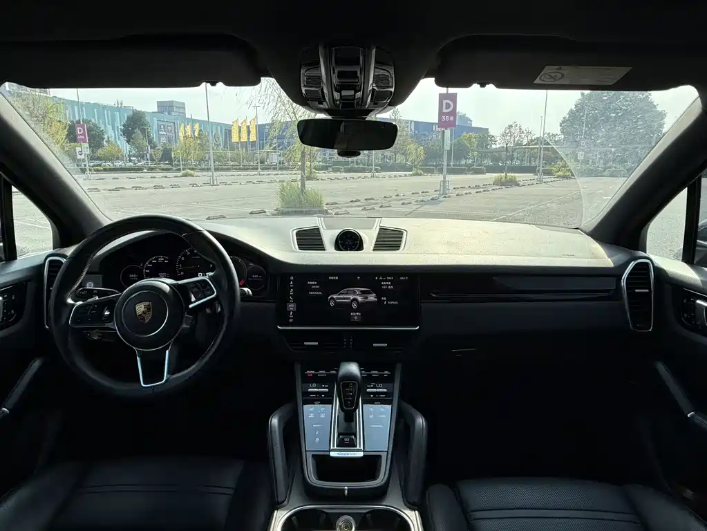 Porsche Cayenne — миниатюра 11