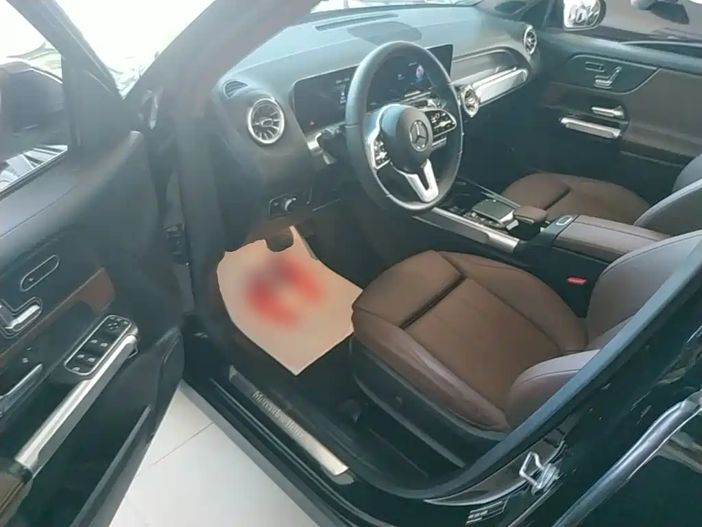 Mercedes-Benz GLB — миниатюра 16