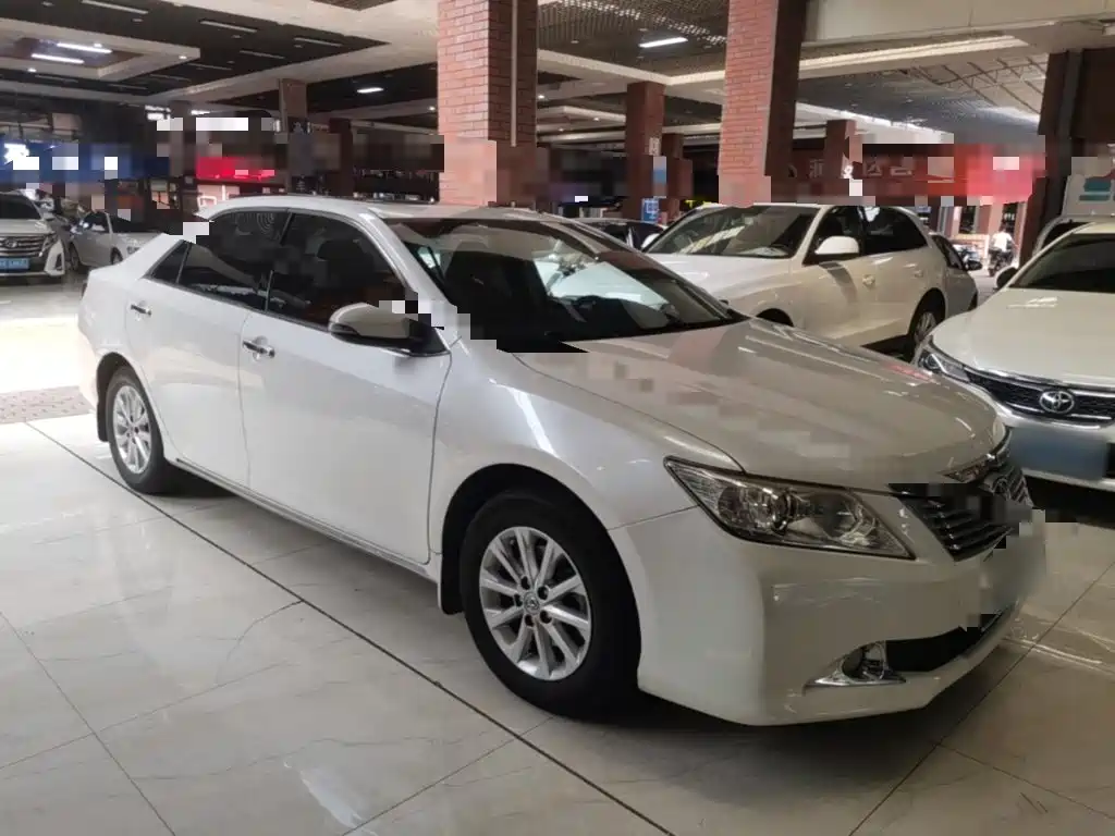 Toyota Camry — миниатюра 4