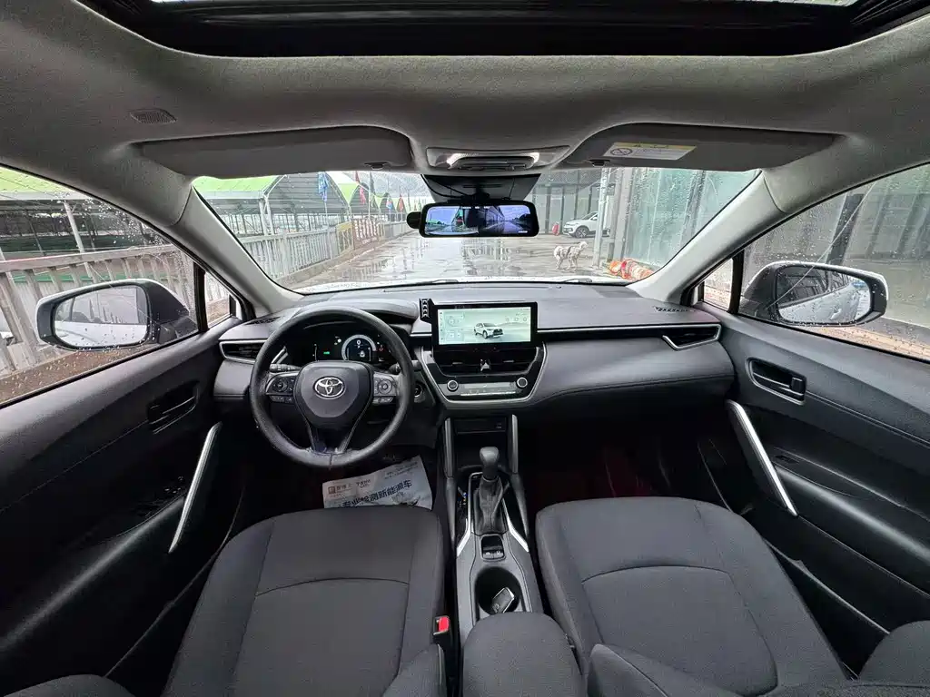 Toyota Corolla Cross — миниатюра 8