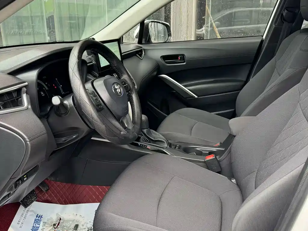 Toyota Corolla Cross — миниатюра 7