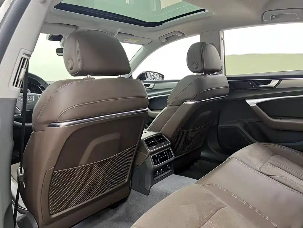 Audi A7L — миниатюра 27