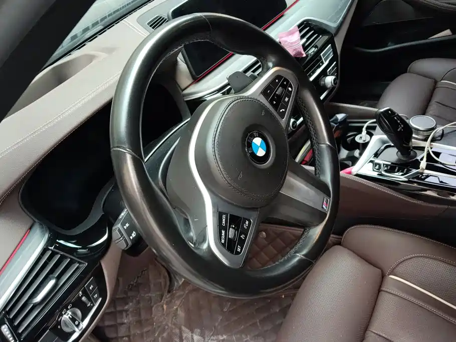 BMW 5 Series — миниатюра 15