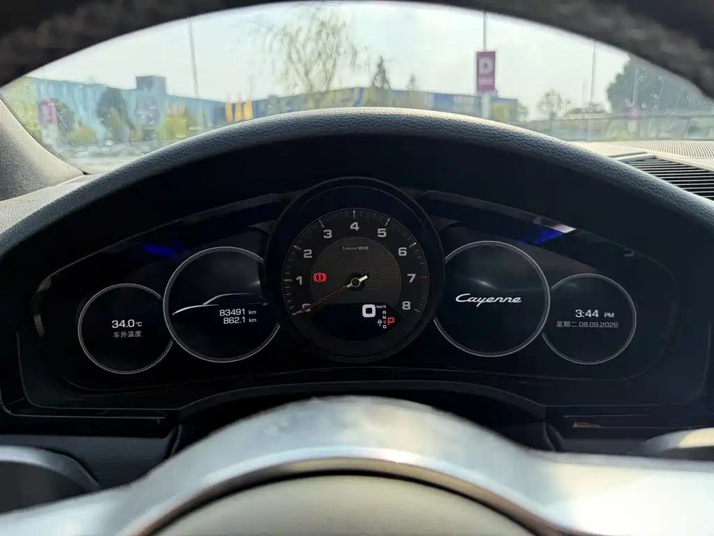 Porsche Cayenne — миниатюра 16