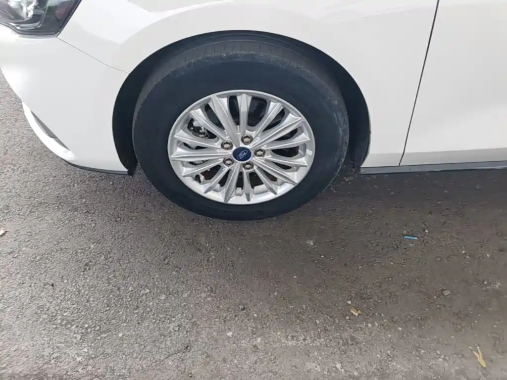 Ford Focus — миниатюра 23