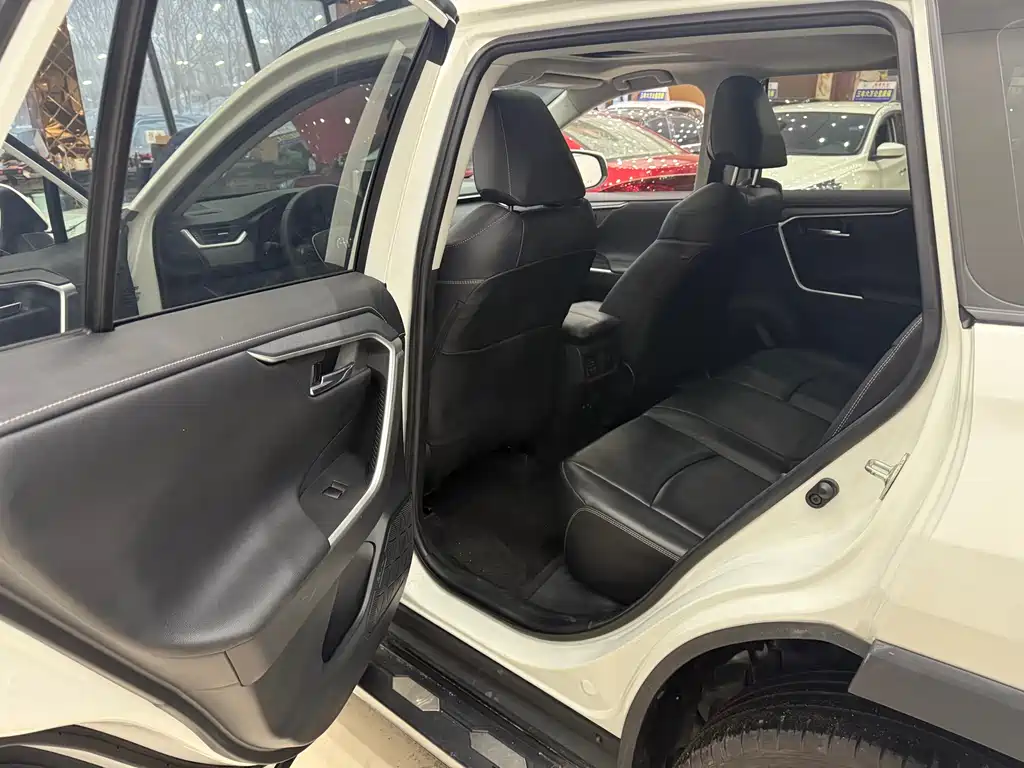 TOYOTA RAV4 RONGFANG