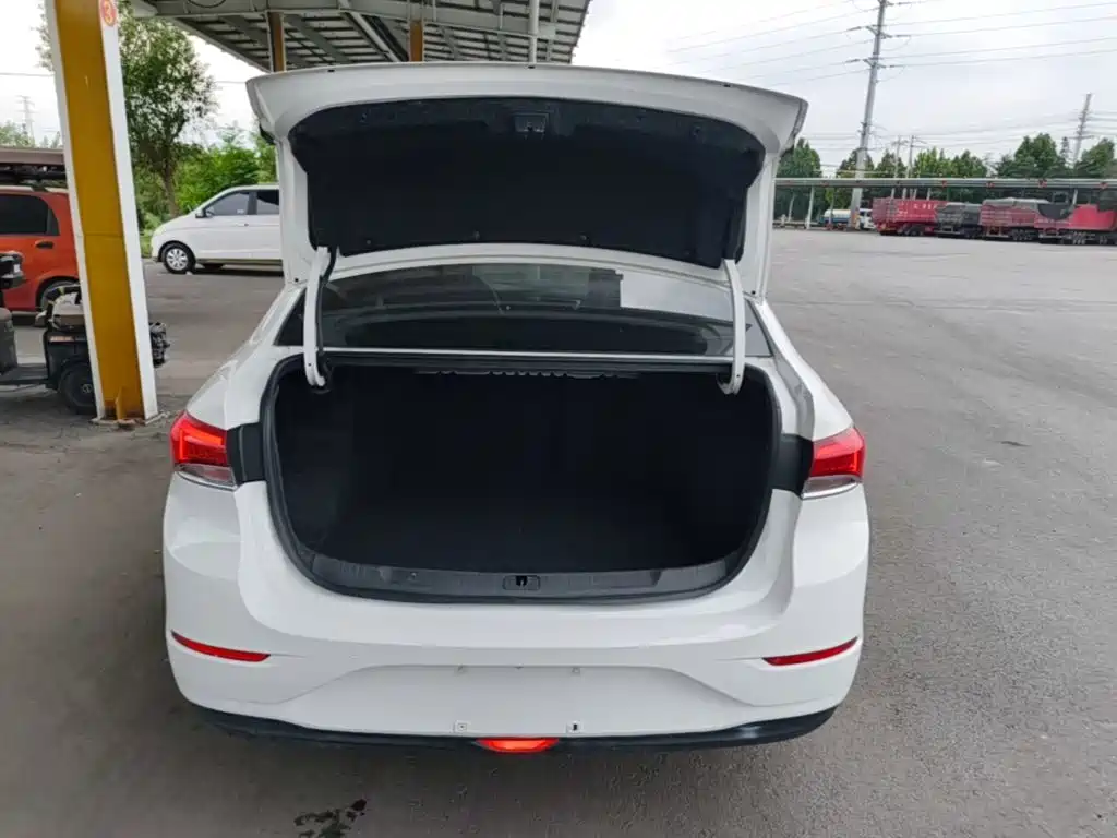 Buick Excelle — миниатюра 18
