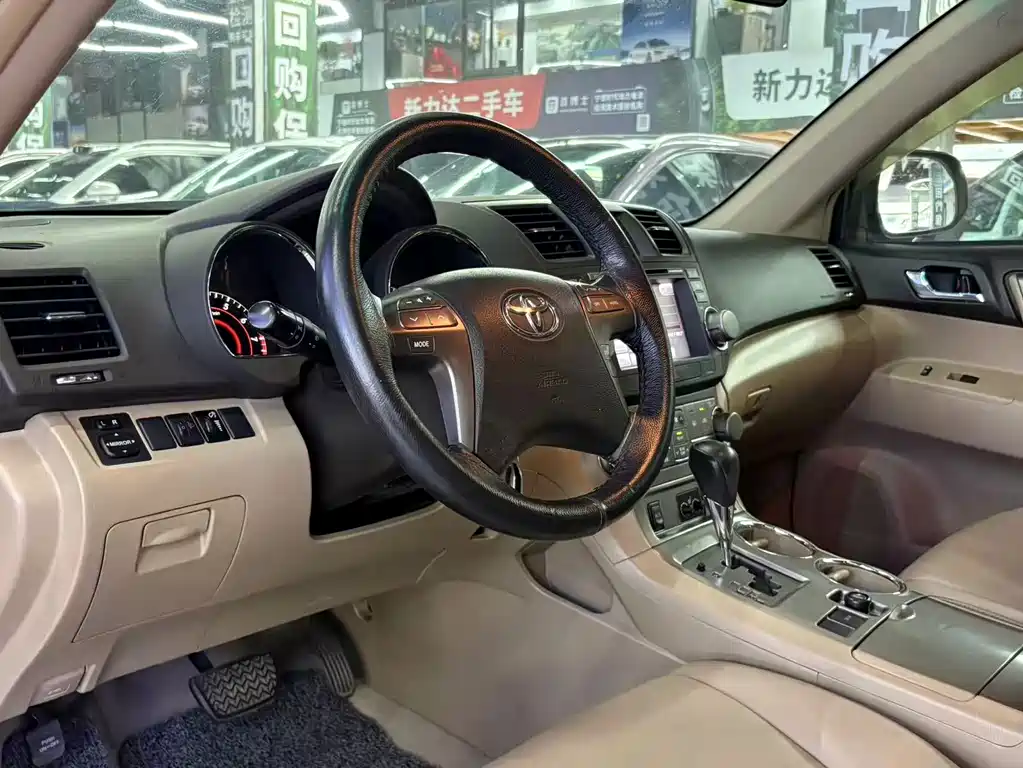 Toyota Highlander — миниатюра 7