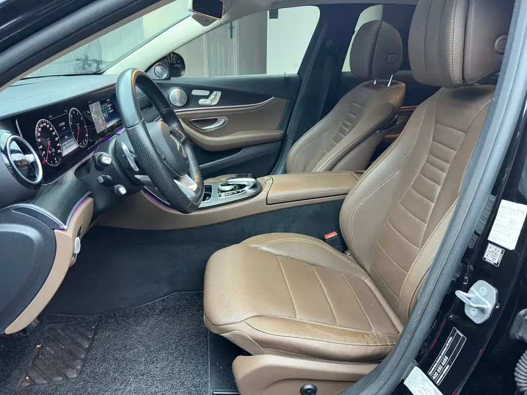Mercedes-Benz E-Class — миниатюра 11