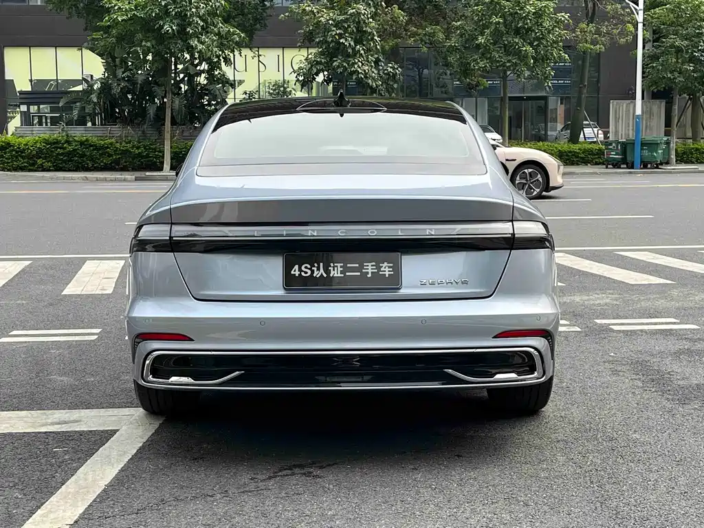 Lincoln Z 2022 i