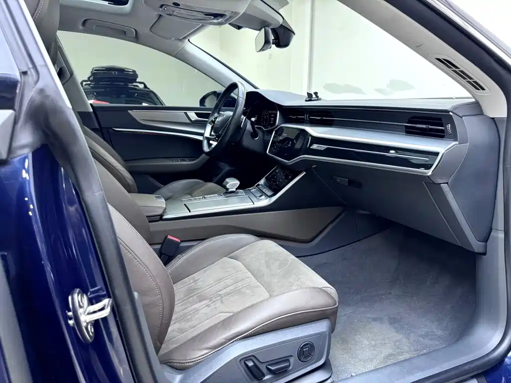 Audi A7L — миниатюра 11