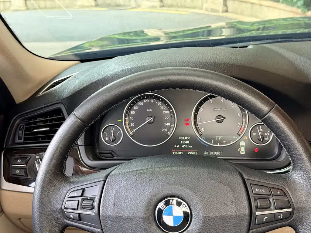 BMW 5 Series — миниатюра 12