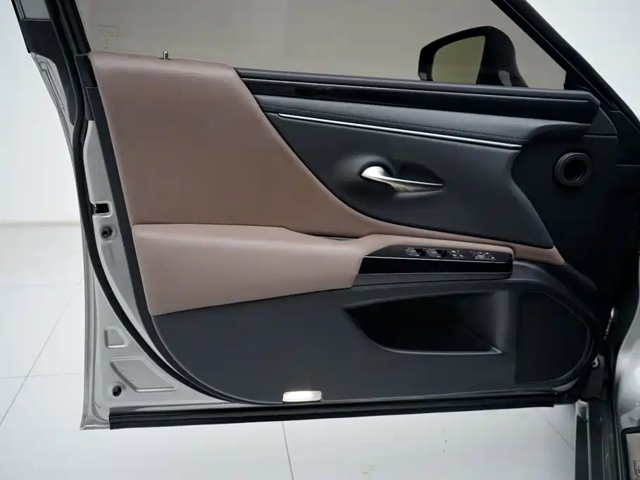Lexus ES — миниатюра 14