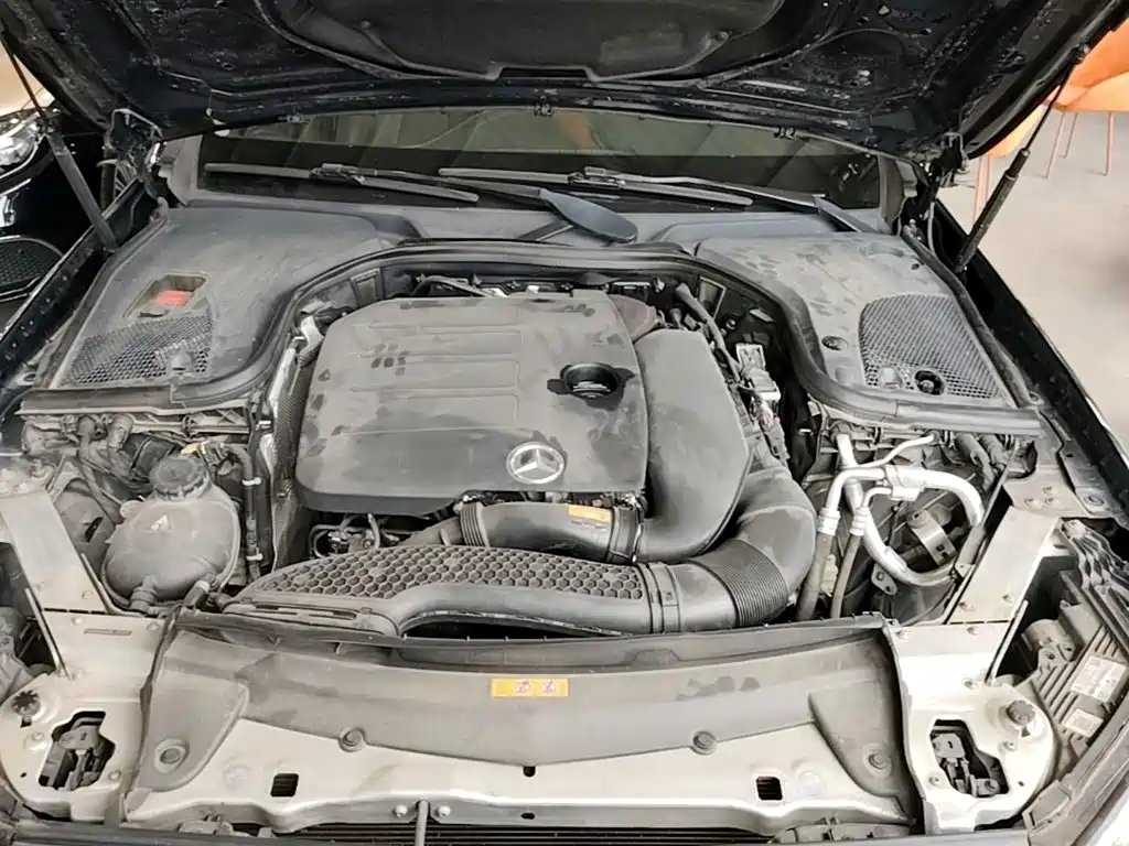 Mercedes-Benz E-Class — миниатюра 20