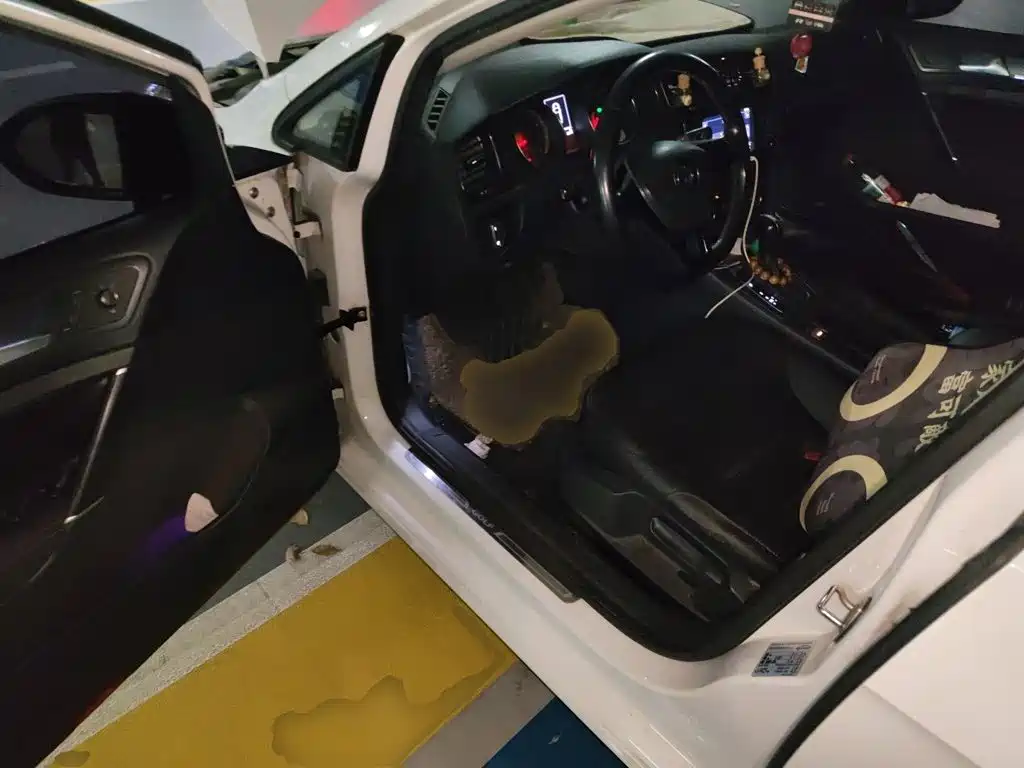 Volkswagen Golf — миниатюра 12