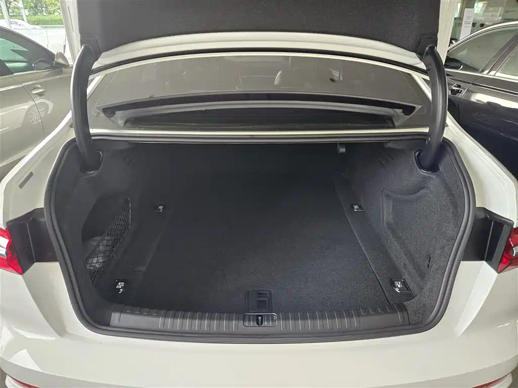 Audi A6L — миниатюра 9