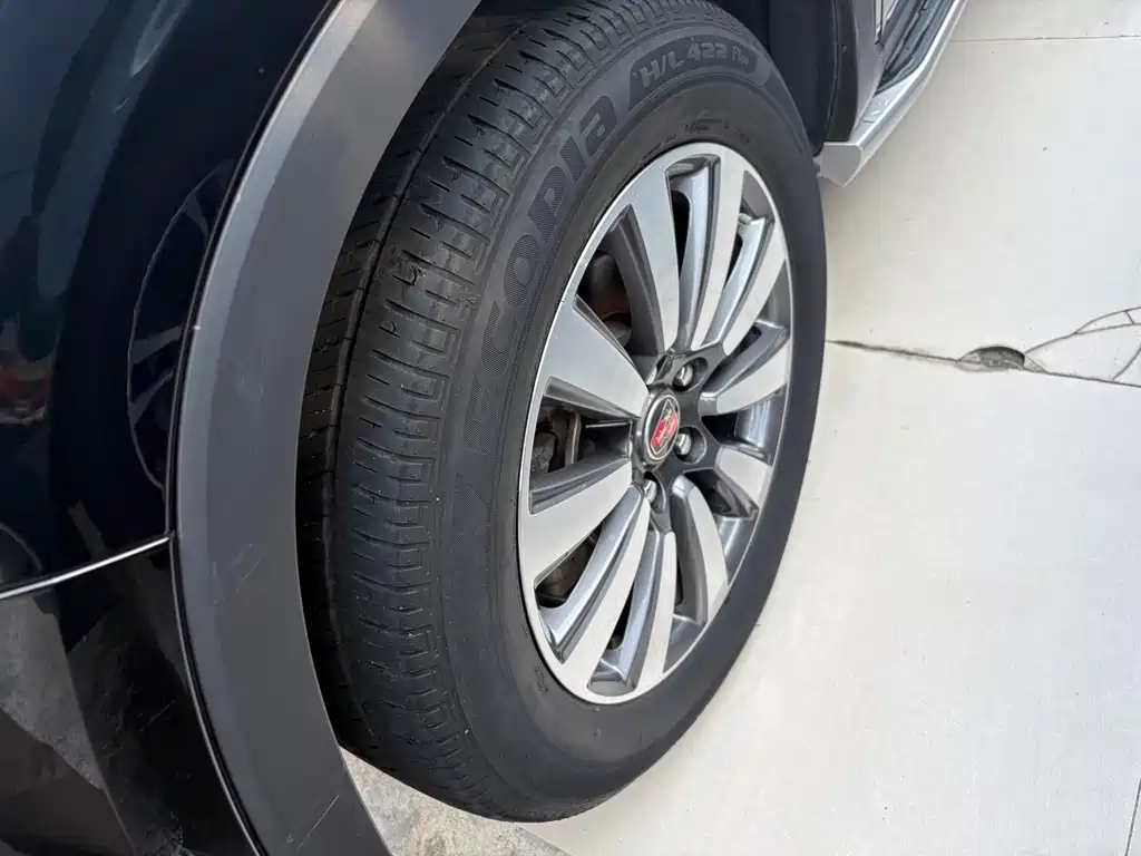 Roewe RX8 — миниатюра 4