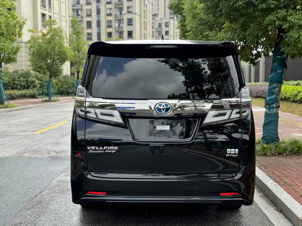 Toyota Vellfire — миниатюра 13