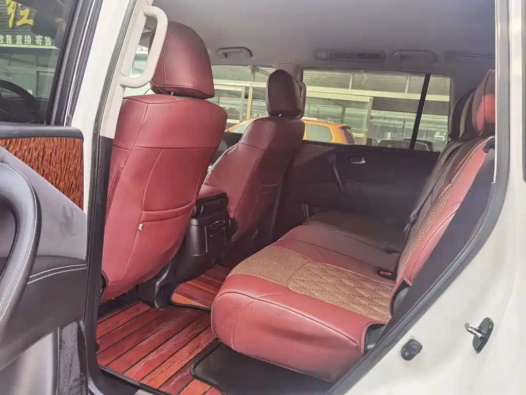 Nissan Patrol — миниатюра 4
