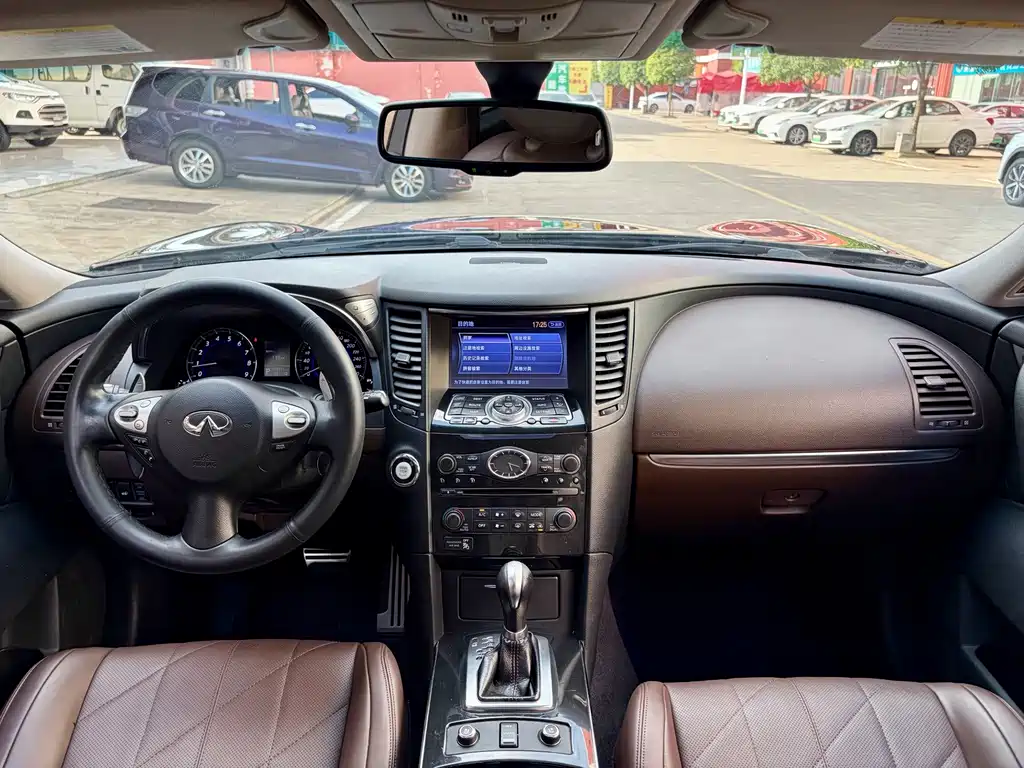 Infiniti QX70 — миниатюра 5