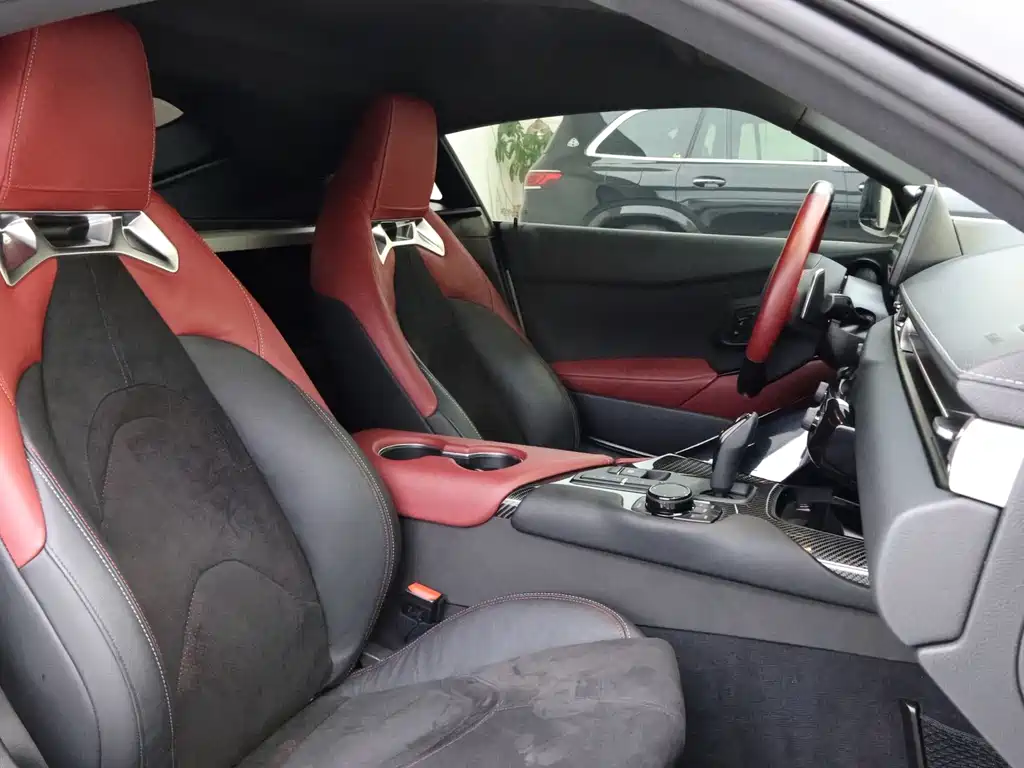 Toyota Supra — миниатюра 6