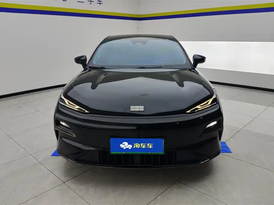 Geely Galaxy Galaxy 8 8 2025 130km EM-i Premium