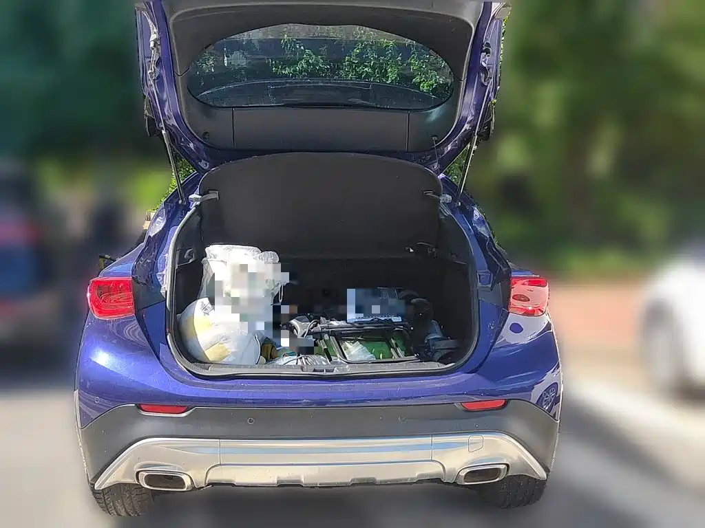 Infiniti QX30 — миниатюра 10