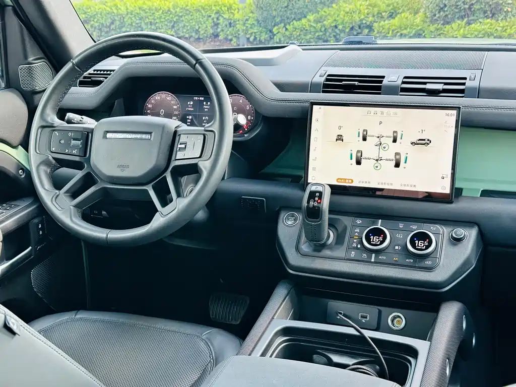 Land Rover Defender — миниатюра 5