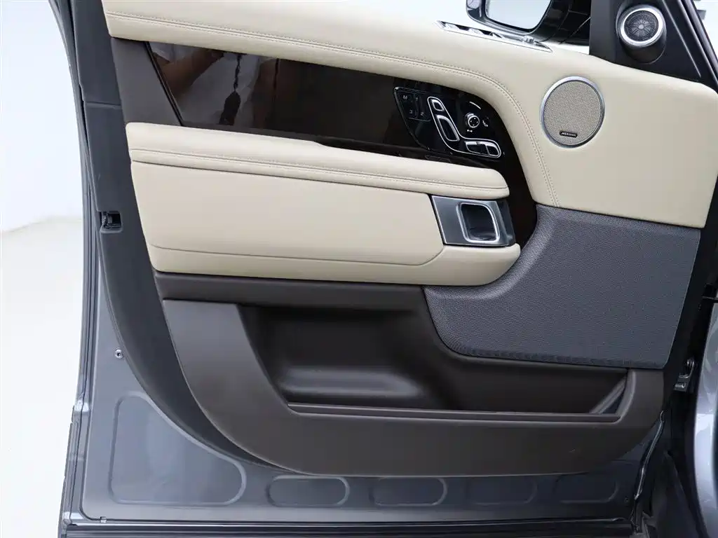 Land Rover Range Rover 2022 3.0 L6 400PS