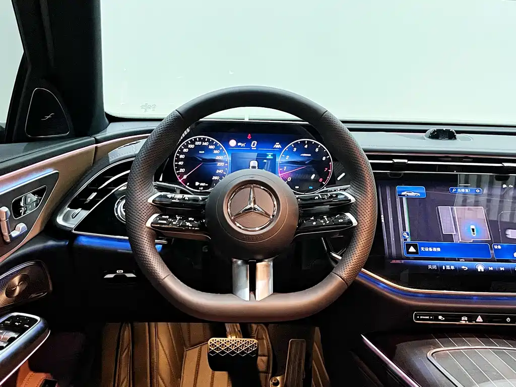 Mercedes-Benz E-Class — миниатюра 13