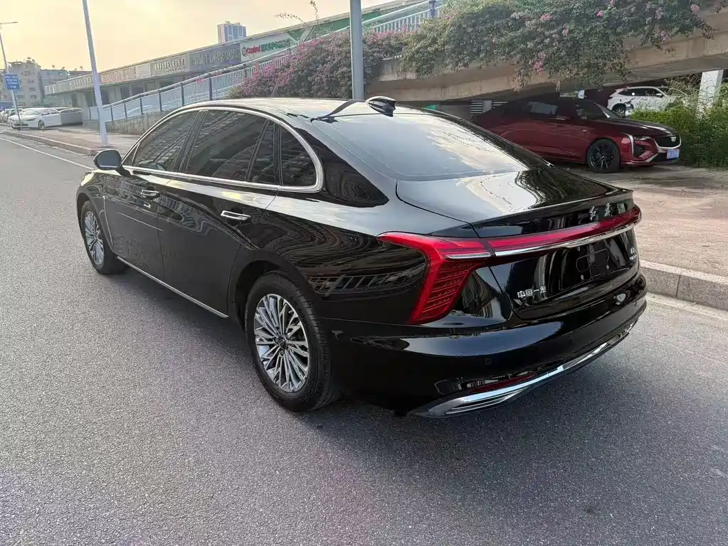 Hongqi Hongqi H5 — миниатюра 12